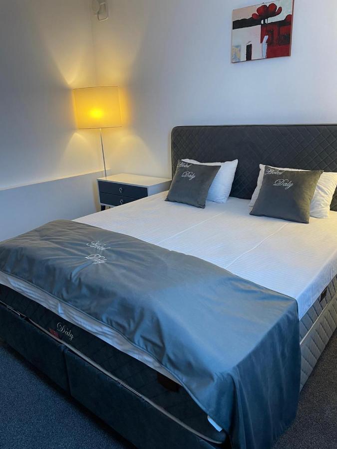 Hotel Daly Ploieşti Eksteriør bilde