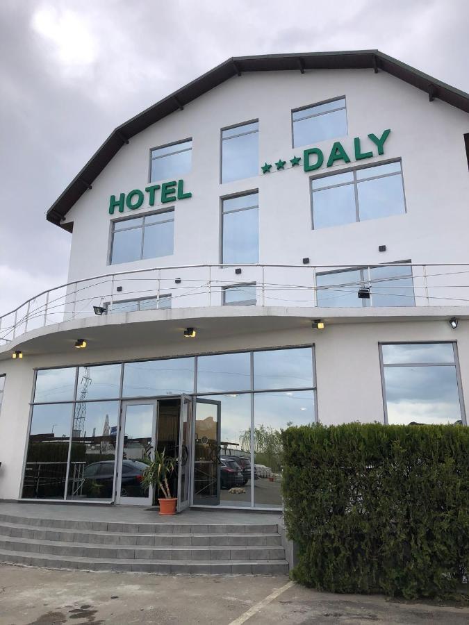 Hotel Daly Ploieşti Eksteriør bilde
