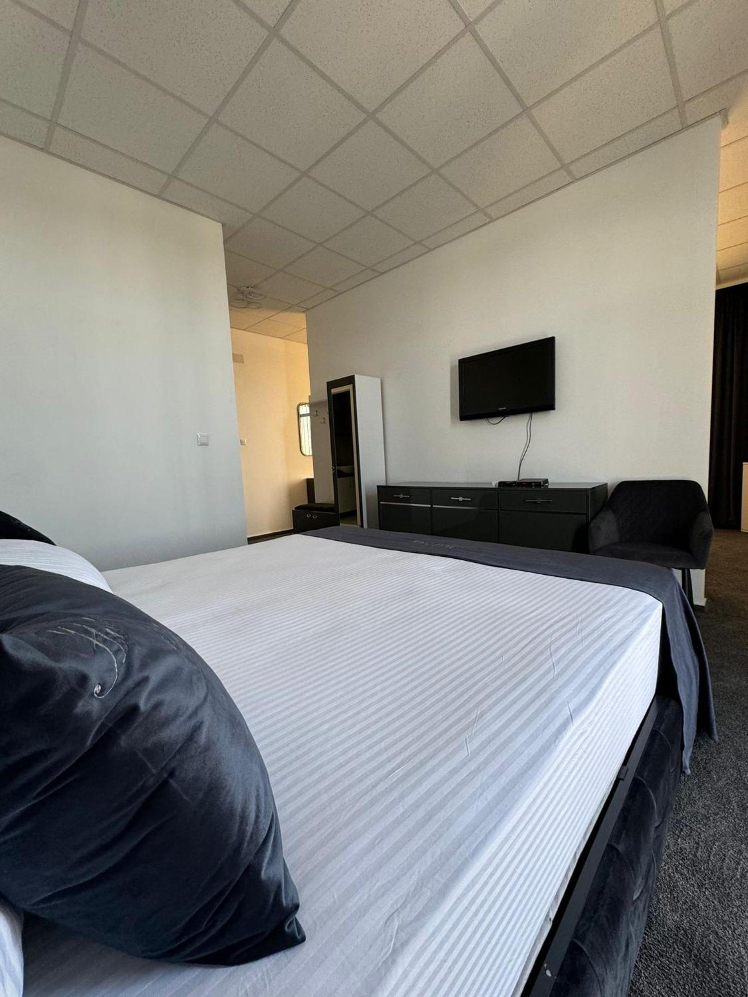 Hotel Daly Ploieşti Eksteriør bilde